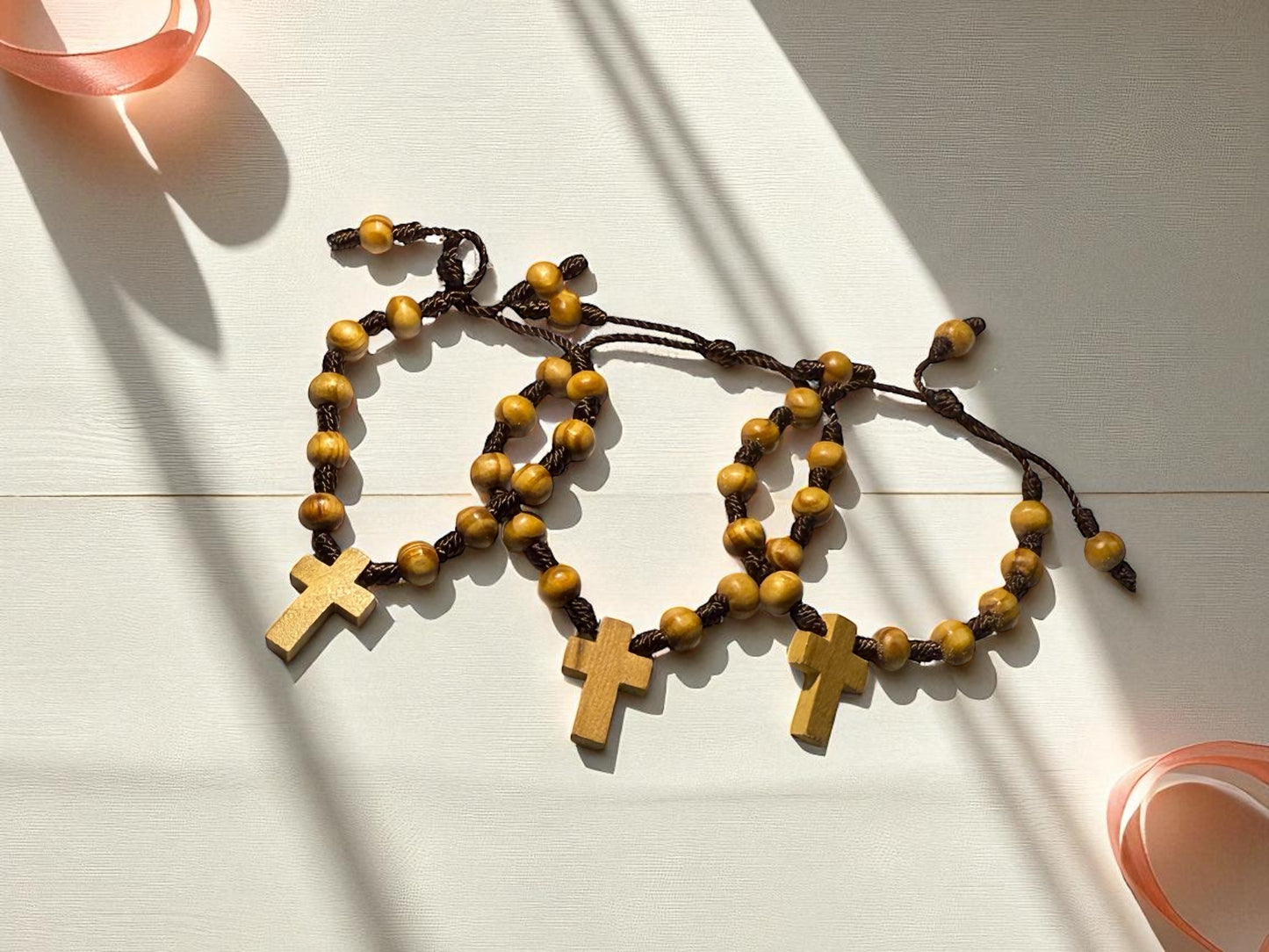 📿 Decenario de Mano – Cruz de Madera y Piedras de Olivo