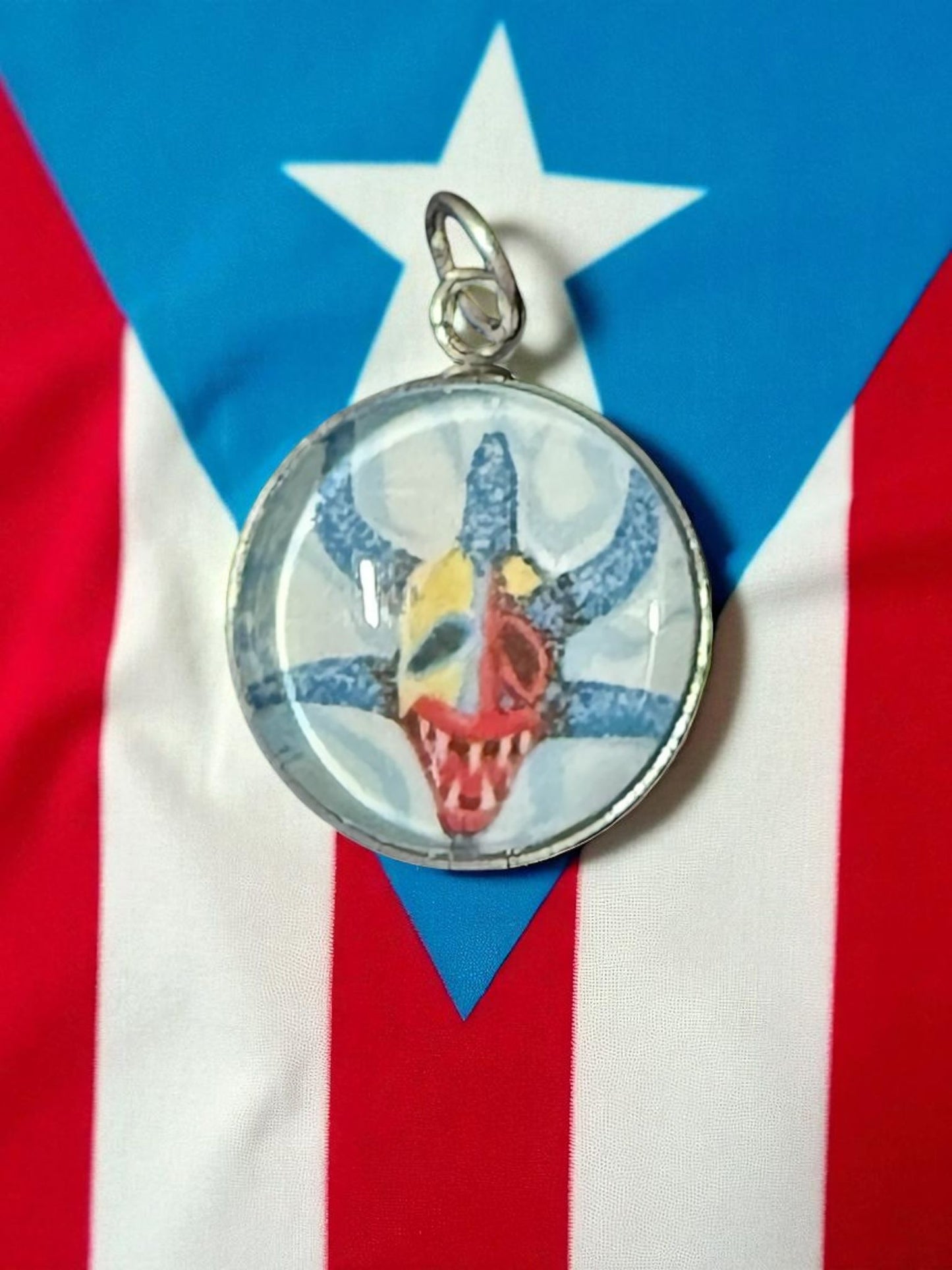 Dije Símbolos Patrióticos con Cadena - Raíces de Mi Isla