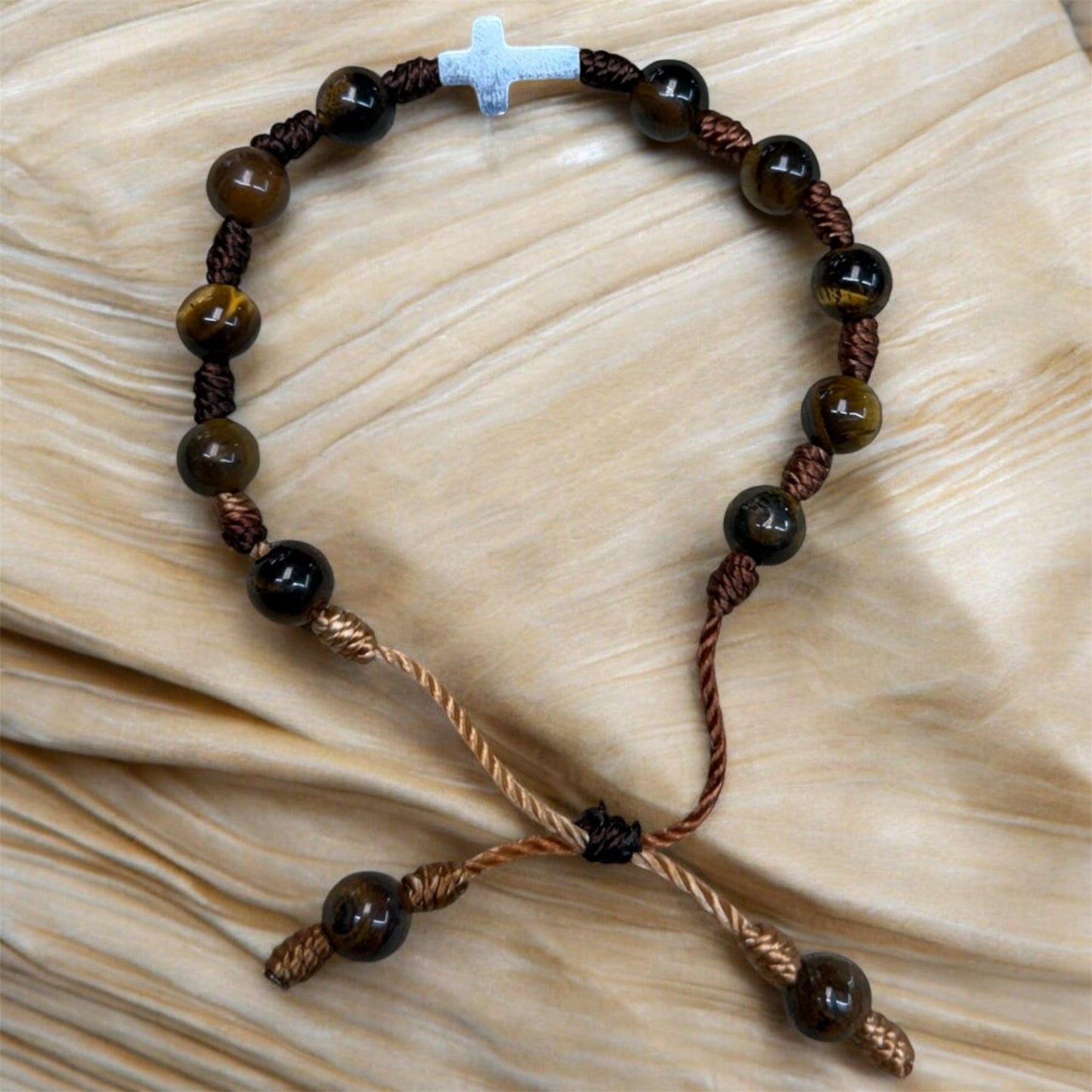 Pulsera Ojo de Tigre 8mm con Cruz de Acero Inoxidable